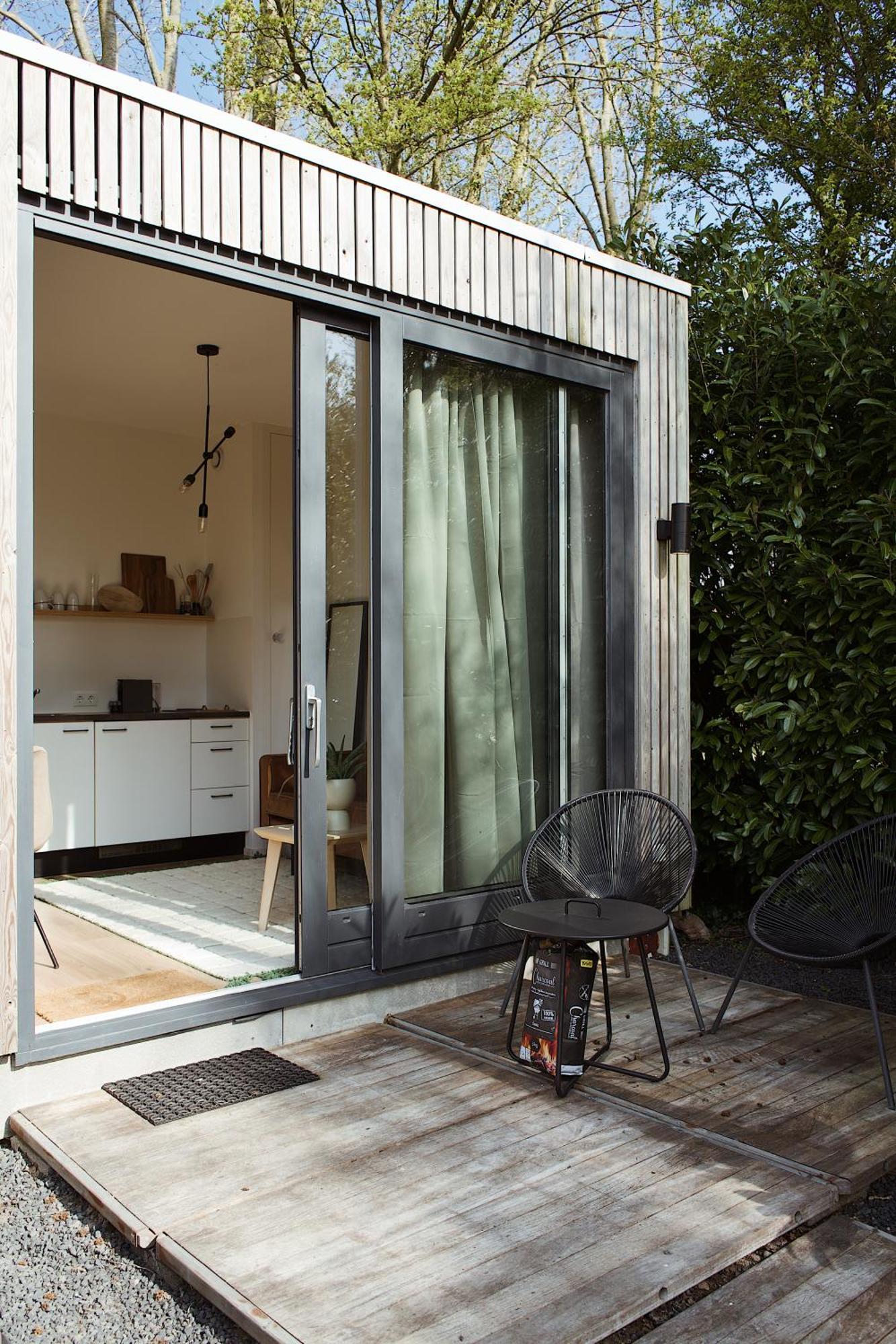 فيلا Modern Tiny House Op Rustig Watersportpark Elahuizen المظهر الخارجي الصورة